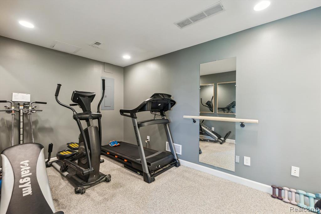 4348 Oak Tree Trail, Fenton, MI 48430 — Photo 47