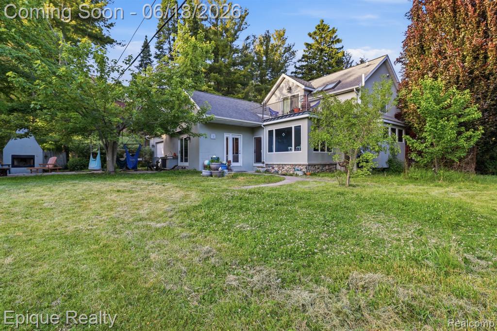 21085 Metroview Road, Farmington, MI 48335 — Photo 2
