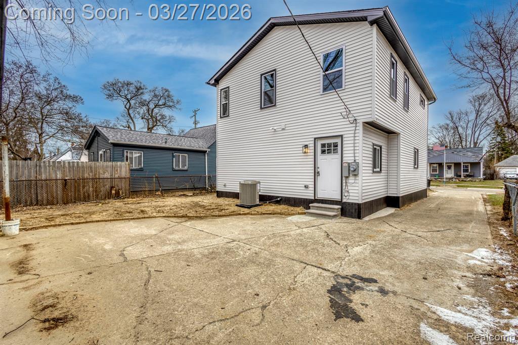 23147 Tawas Avenue, Hazel Park, MI 48030 — Photo 5