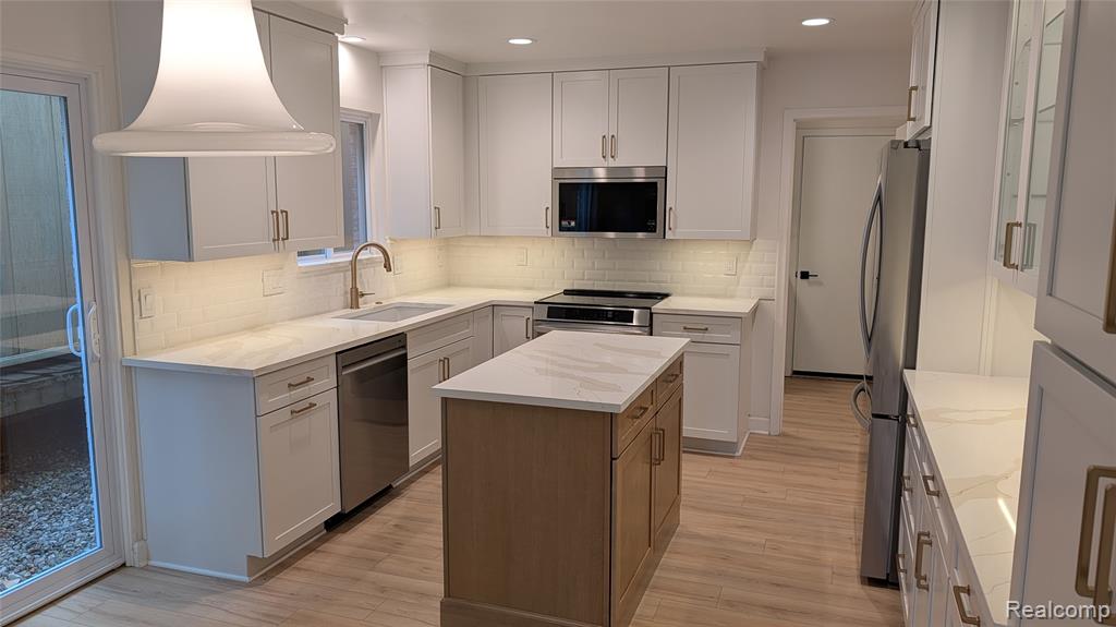 2014 Waldons Court S, West Bloomfield, MI — Photo 7