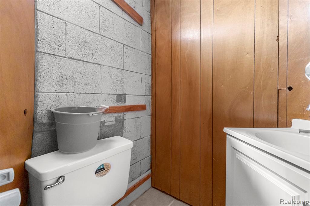 6131 N Evangeline Street, Dearborn Heights, MI 48127 — Photo 25