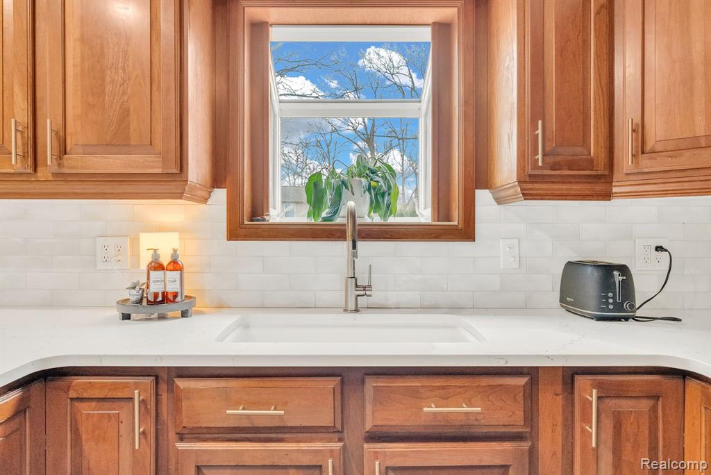 8482 BELLE BLUFF Drive, Grand Blanc, MI 48439 — Photo 20