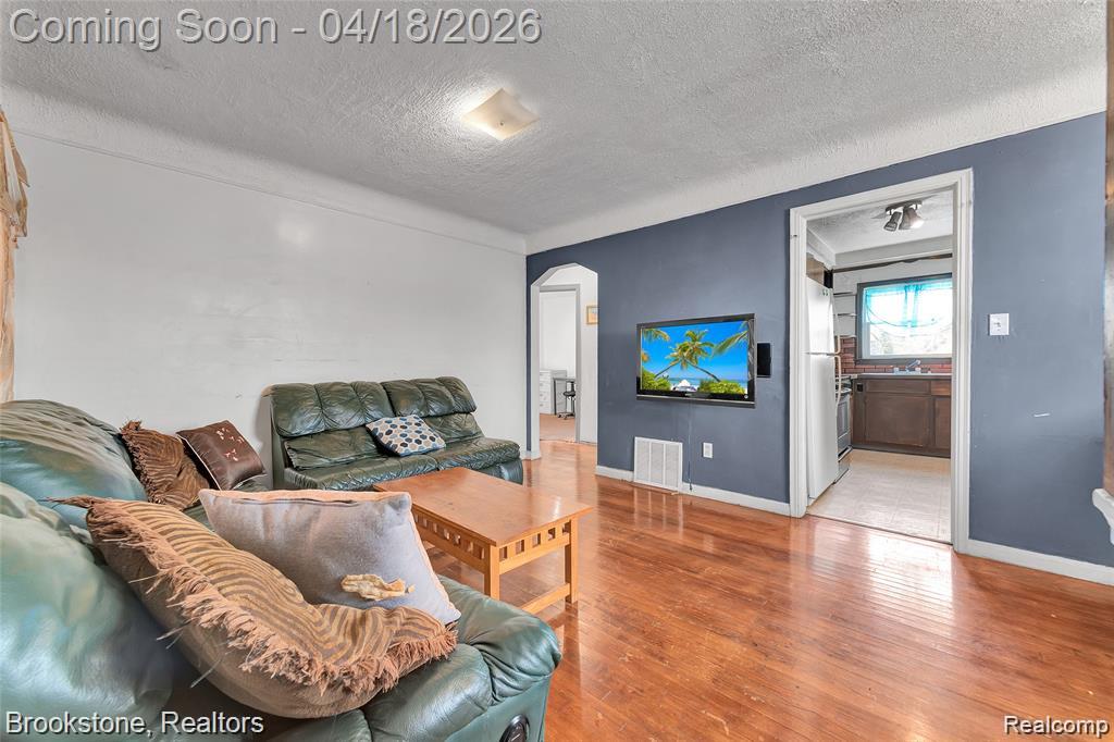 6251 Stahelin Avenue, Detroit, MI 48228 — Photo 4