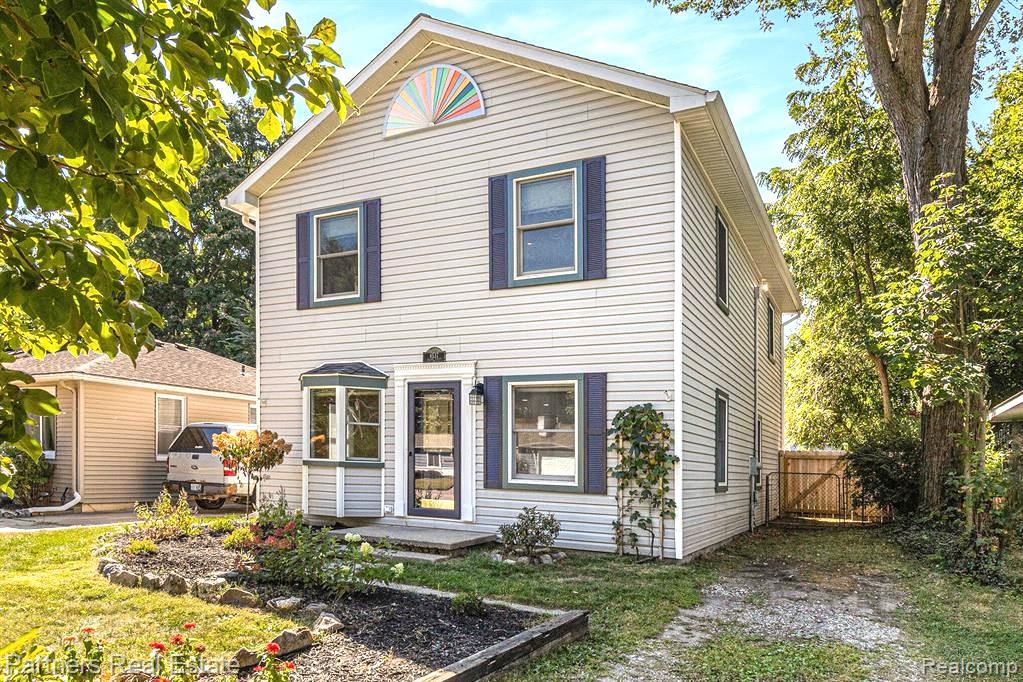 8537 2nd Street, Pinckney, MI 48169 — front exterior