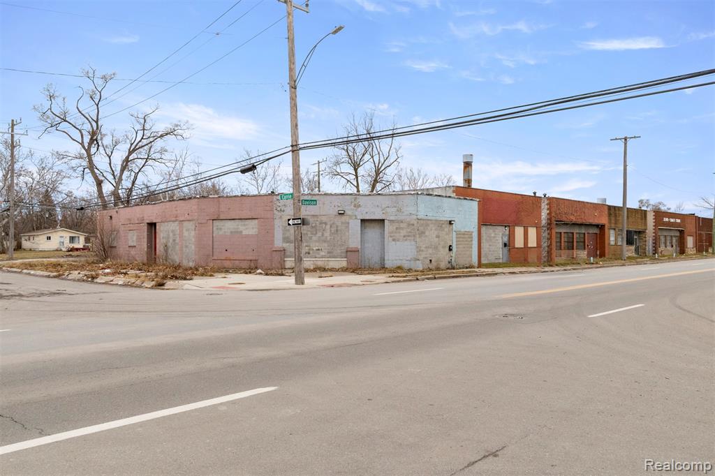 6870 E Davison Street, Hamtramck, MI 48212 — Photo 4