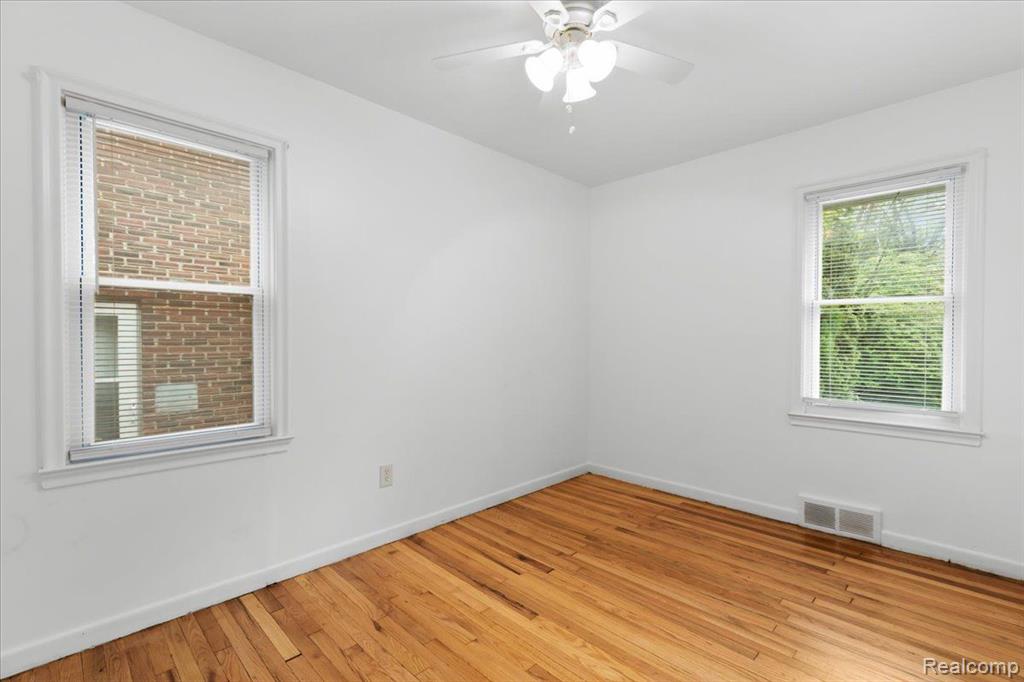 9327 WINSTON, Redford, MI 48239 — Photo 11
