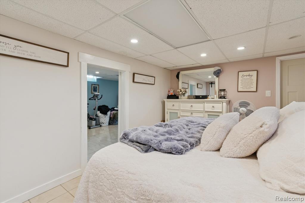 901 Cora Street, Wyandotte, MI 48192 — Photo 32