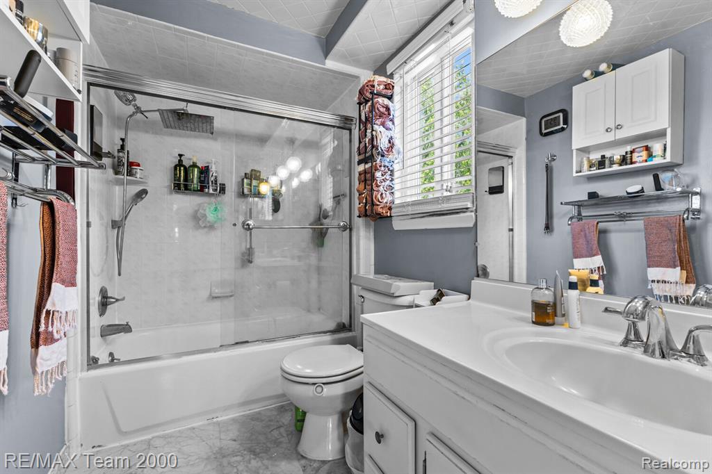 7485 Pointe Drive, Canton, MI 48187 — Photo 18