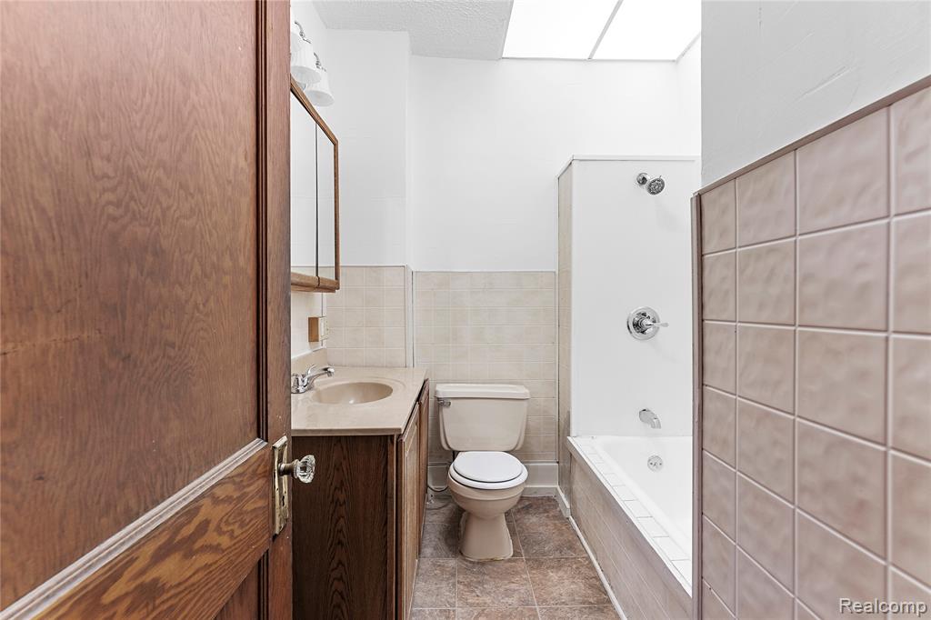 444 Orange Street, Wyandotte, MI 48192 — Photo 11