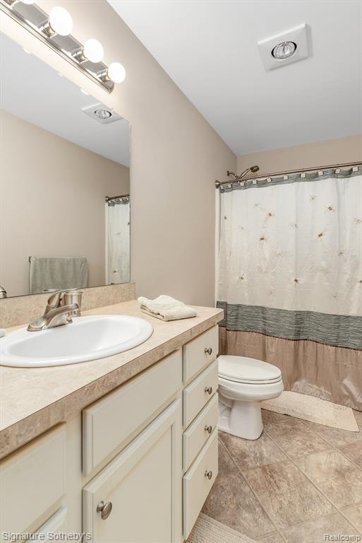8392 PARKRIDGE Drive, Dexter, MI 48130 — Photo 12