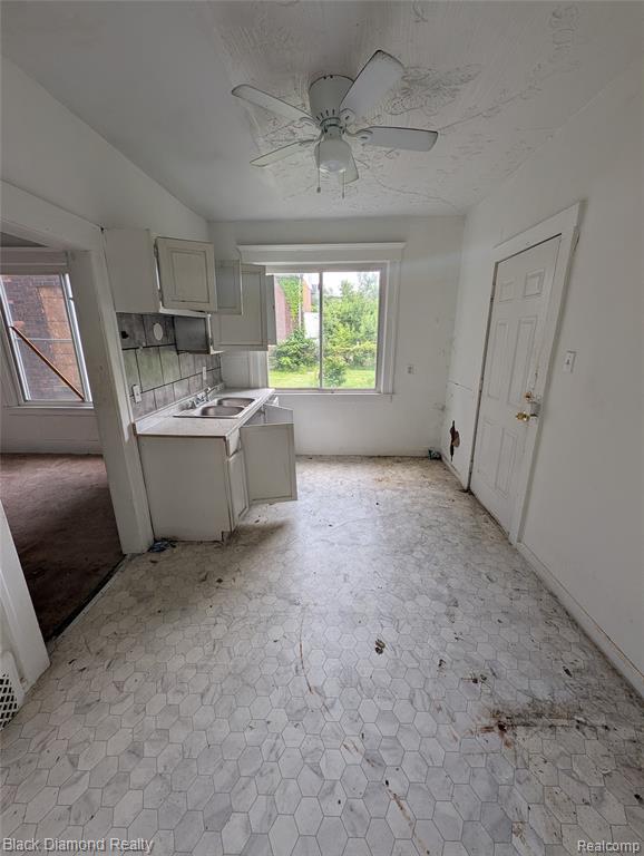 3049 Montclair Street, Detroit, MI 48214 — Photo 11
