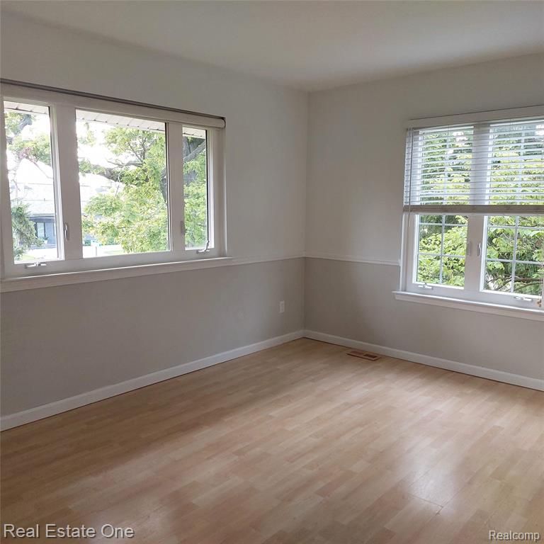 5208 Woodview Drive, Bloomfield Hills, MI 48302 — Photo 22