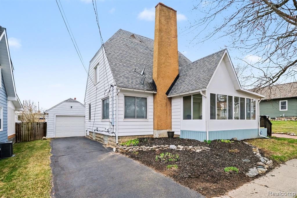313 Myrtle Street, Flushing, MI 48433 — Photo 4