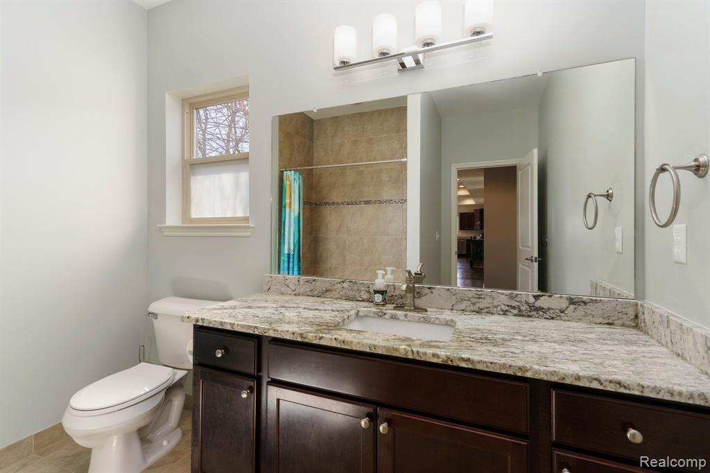 51112 MERRY Lane, Shelby Twp, MI 48316 — Photo 37