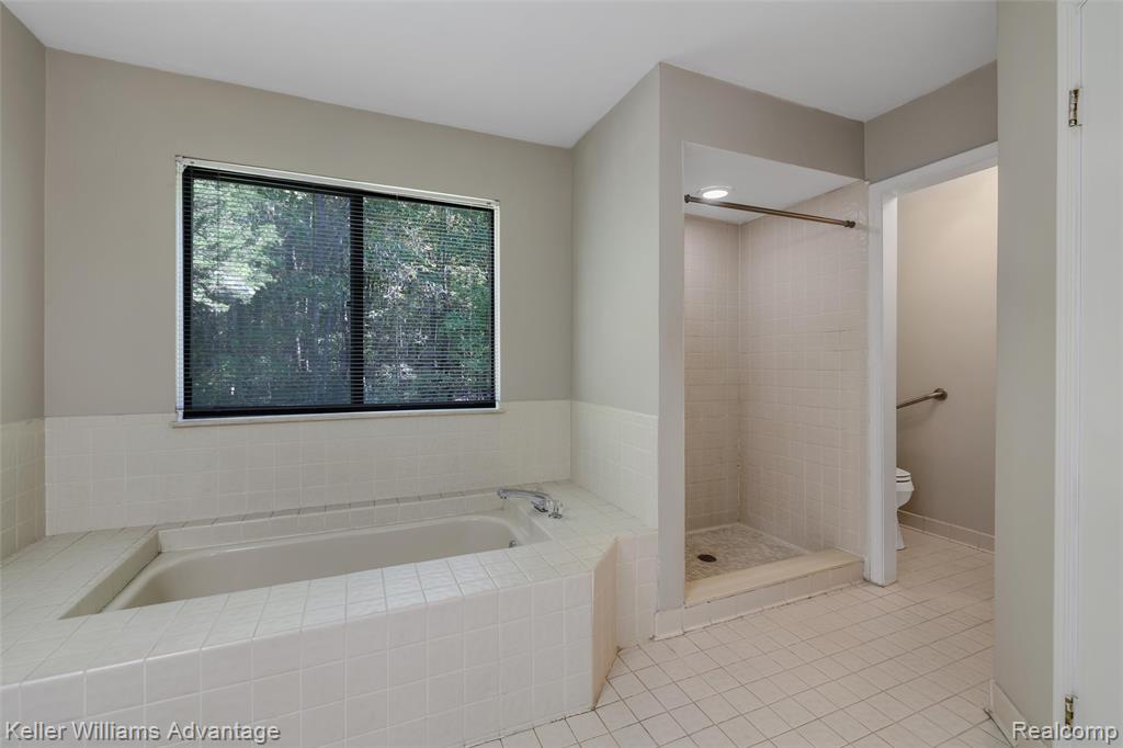 5480 Lyngre Drive, Howell, MI 48843 — Photo 24