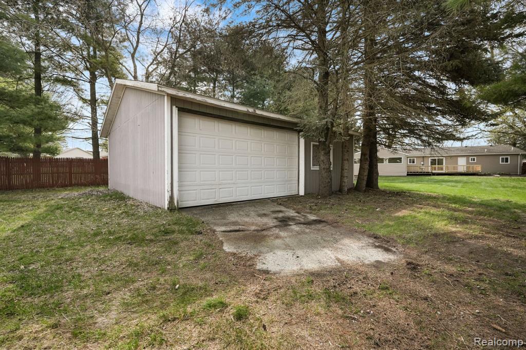 8898 Bishop Road, Brighton, MI 48116 — Photo 37