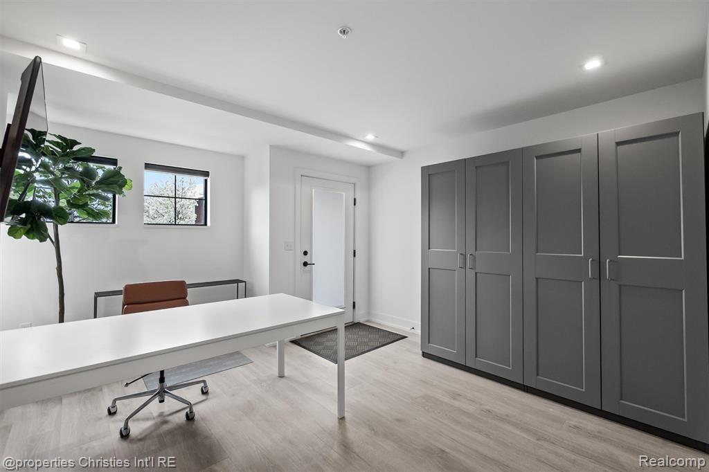 533 E Harrison Avenue, 35, Royal Oak, MI 48067 — Photo 4
