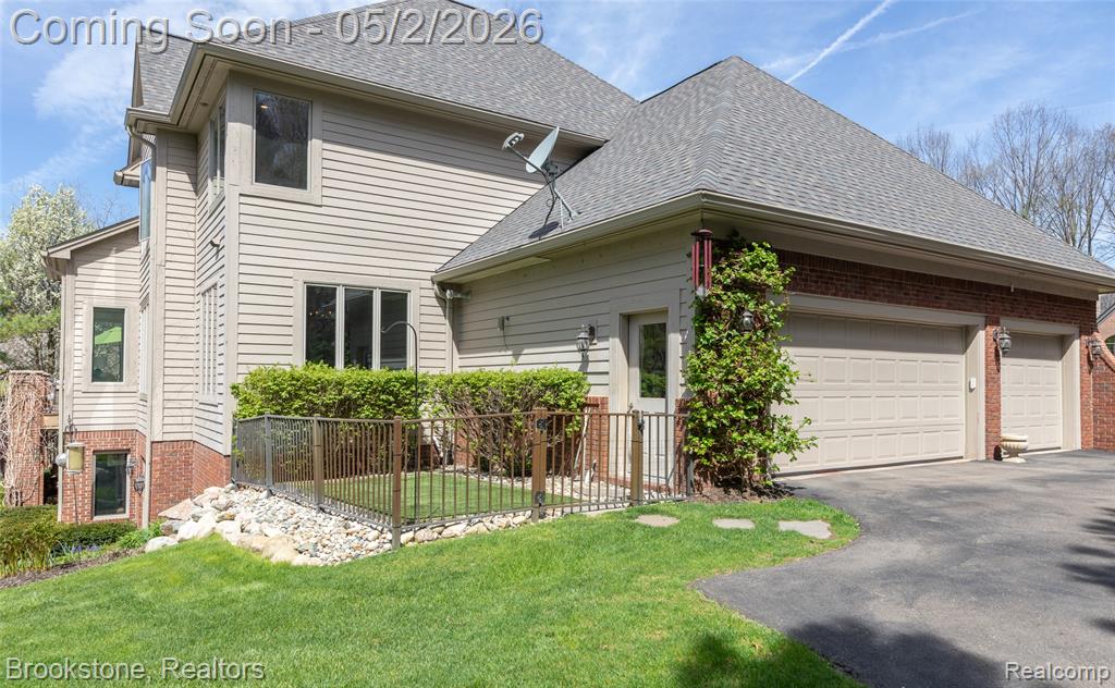 9811 KINGSTON POINTE, Clarkston, MI 48348 — Photo 18