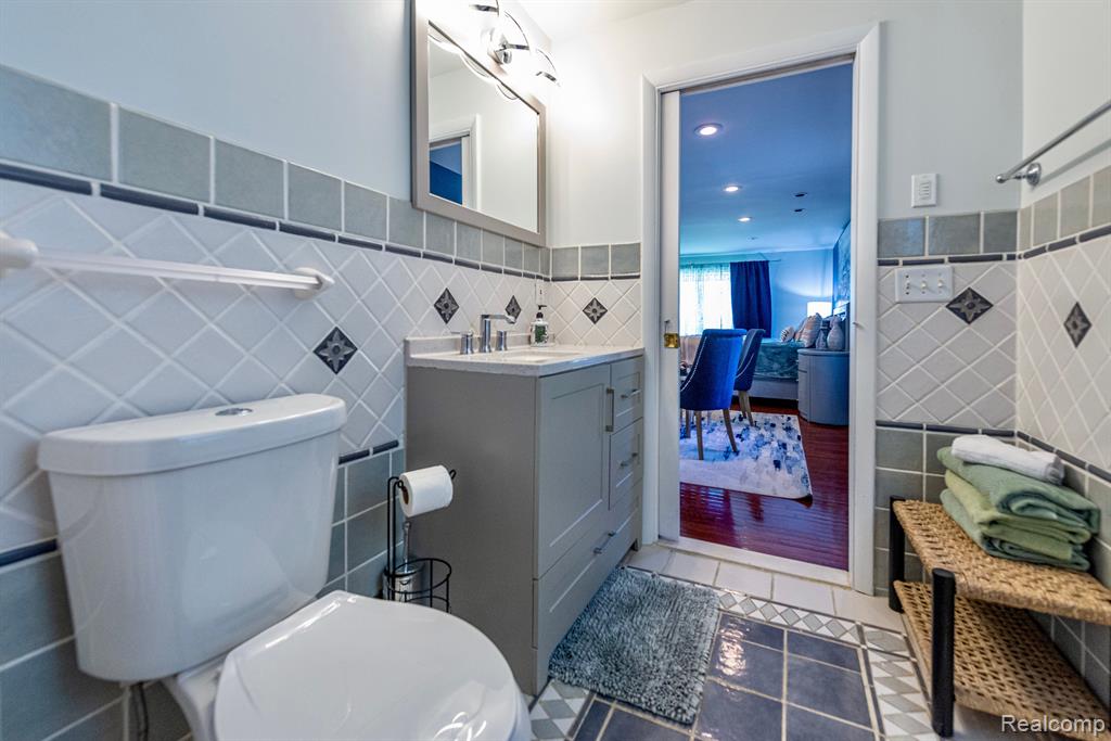 6861 N CLUNBURY Road, West Bloomfield, MI — Photo 22