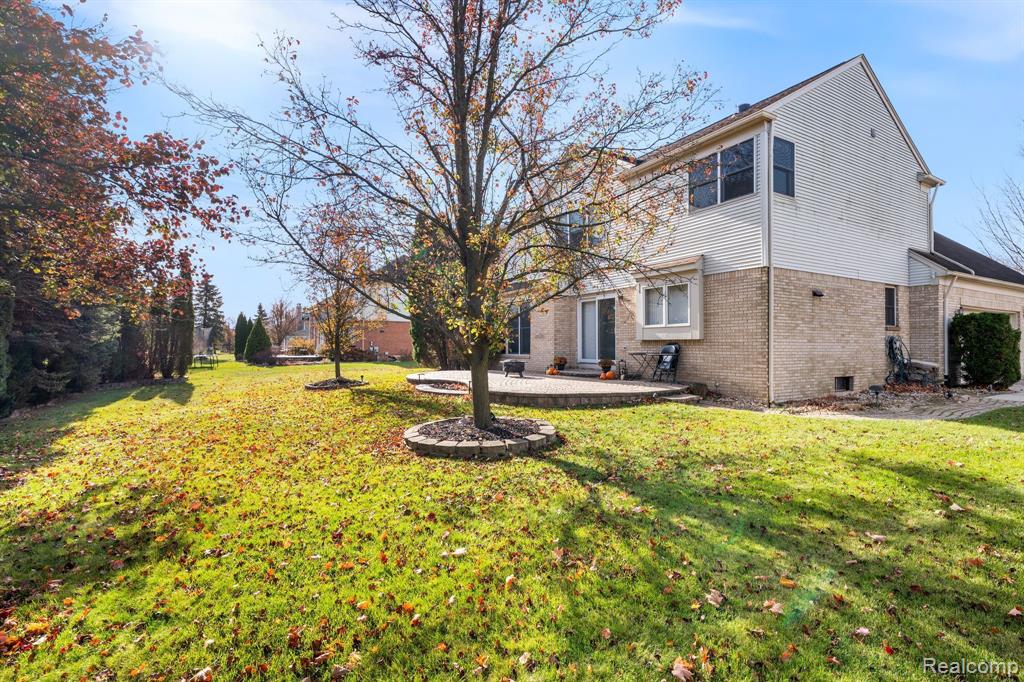 433 TORRINGTON Drive W, Canton, MI 48188 — Photo 38
