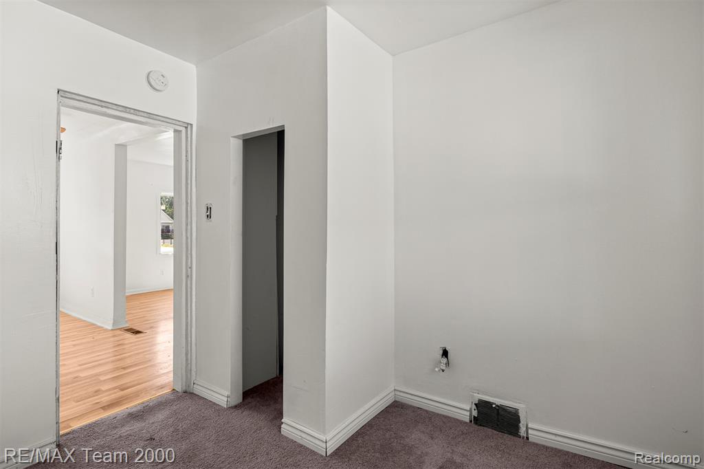 21304 Glen Lodge Road, Royal Oak, MI 48220 — Photo 22