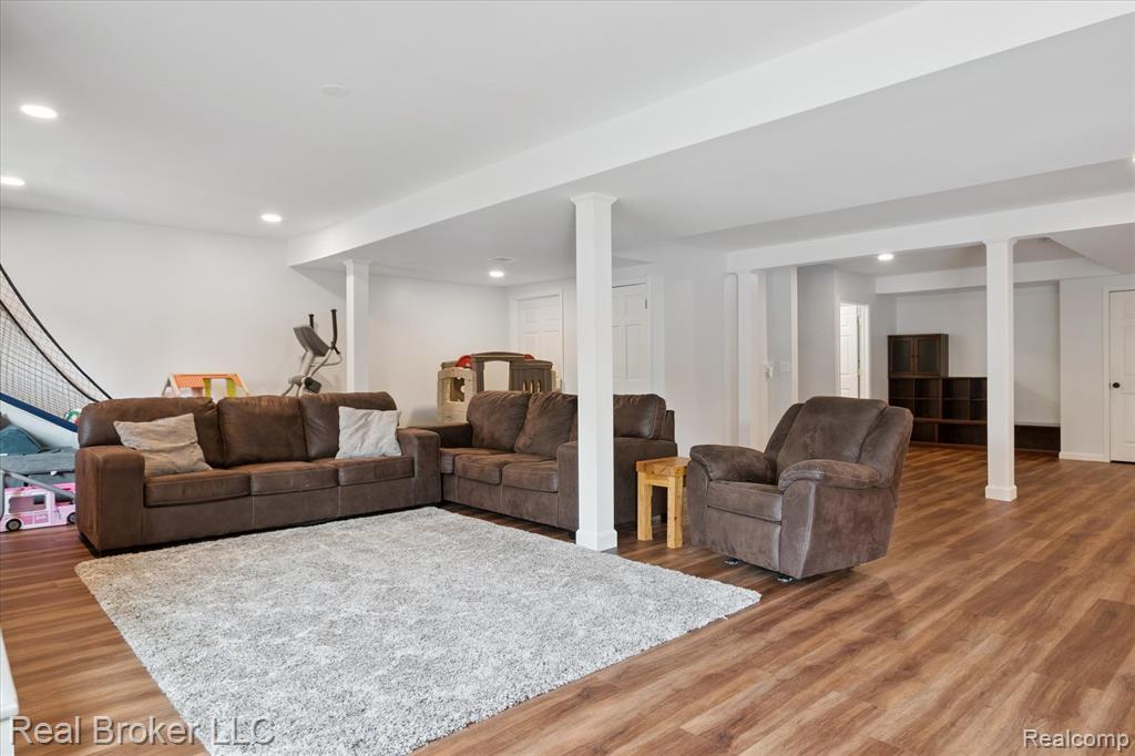 8567 Hummingbird, Commerce Twp, MI 48382 — Photo 40