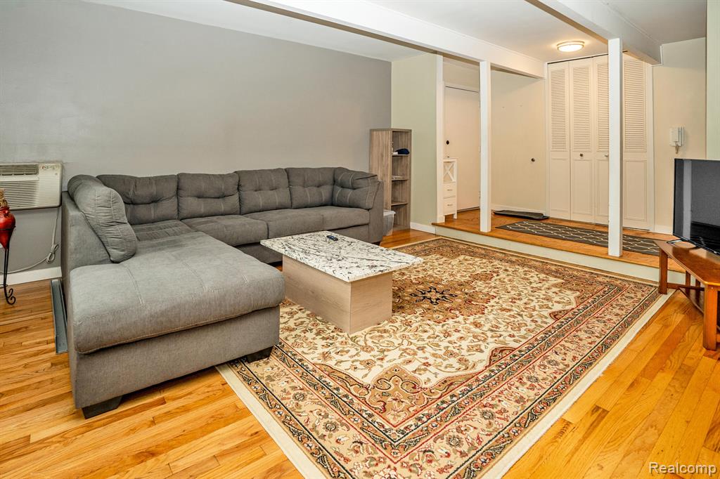 340 CONCORD, 1, Bloomfield Hills, MI 48304 — Photo 7