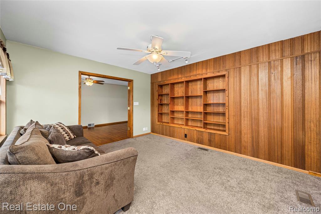28615 Bloomfield Drive, Lathrup Village, MI 48076 — Photo 14
