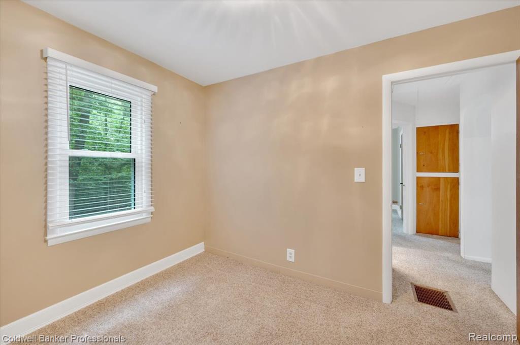 2064 Miles Road, Lapeer, MI 48446 — Photo 20