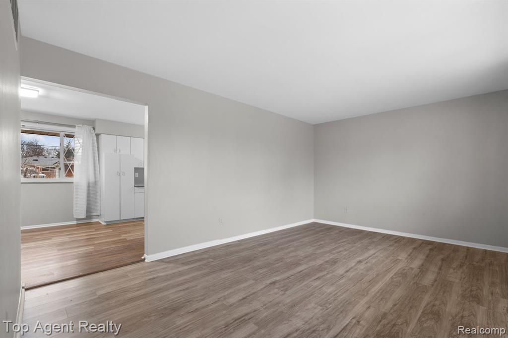 9001 Shannon Drive, Sterling Heights, MI 48314 — Photo 10