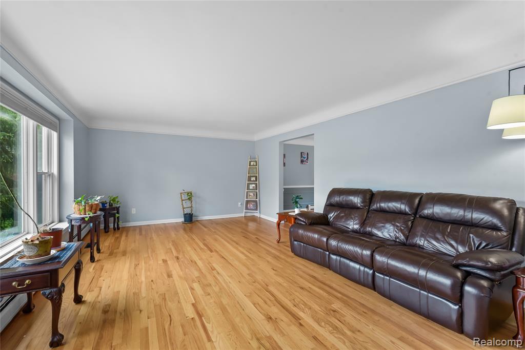 26060 Hidden Lane, Grosse Ile, MI 48138 — Photo 9