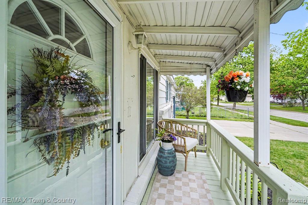 207 Labian Drive, Flushing, MI 48433 — Photo 2