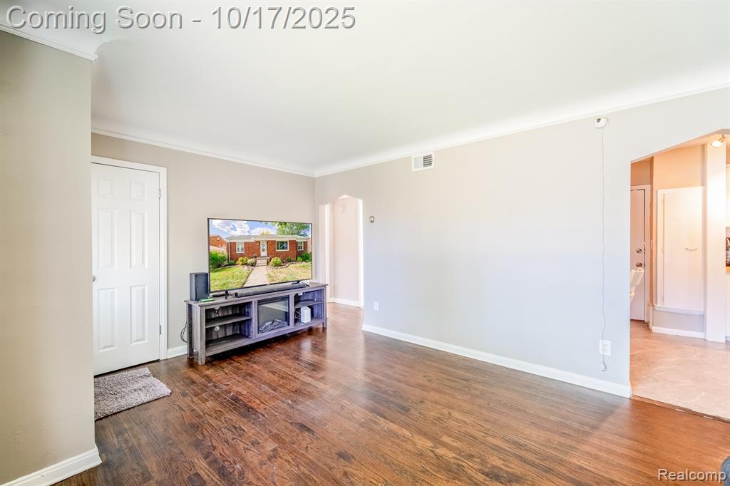 6384 Buckingham Avenue, Allen Park, MI 48101 — Photo 9