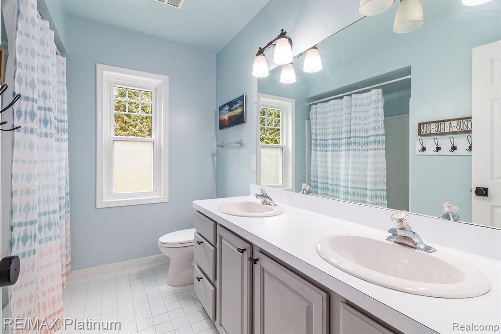 1055 WOODVALE, Milford, MI 48381 — Photo 19