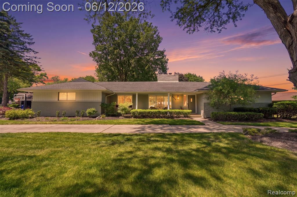 6998 Meadowlake Road, Bloomfield Hills, MI 48301 — front exterior