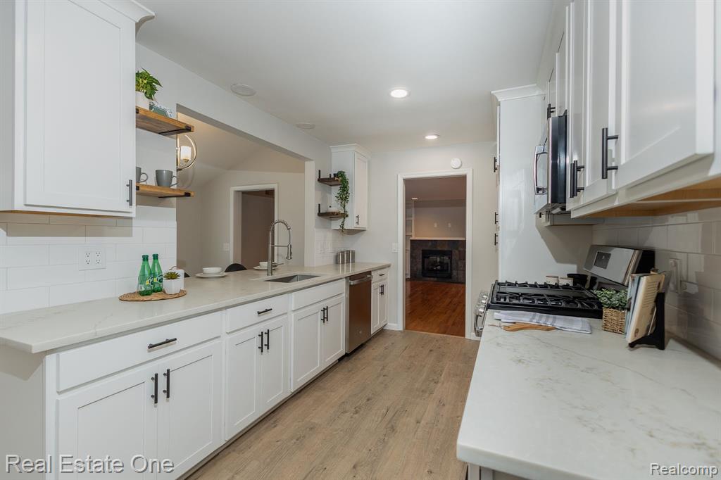 6407 Buxton Court, West Bloomfield, MI — Photo 5
