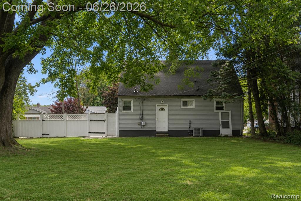 28546 Marquette Street, Garden City, MI — Photo 28