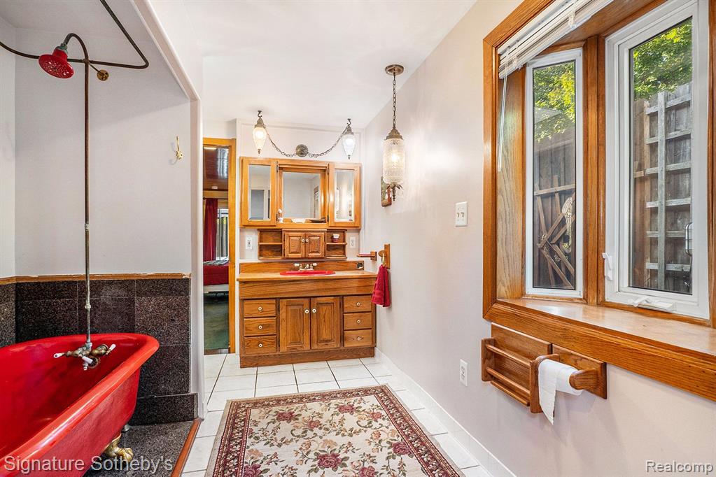 6143 MONROVIA Drive, Waterford, MI 48329 — Photo 13