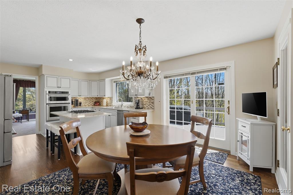 6514 Mountview Court, Brighton, MI 48116 — Photo 8