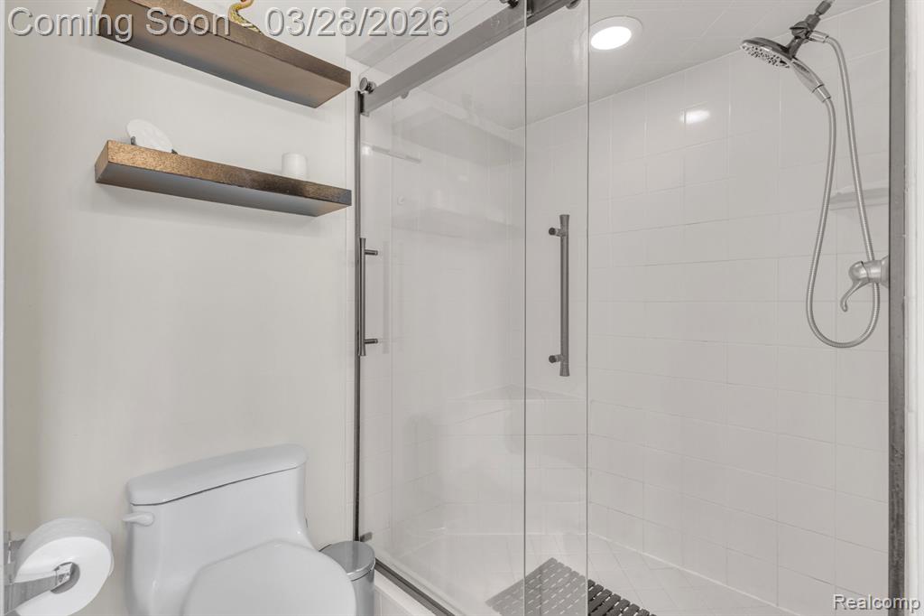 664 King Circle, Lake Orion, MI 48362 — Photo 42