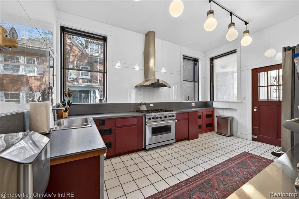 2150 Iroquois Street, Detroit, MI 48201 — Photo 23