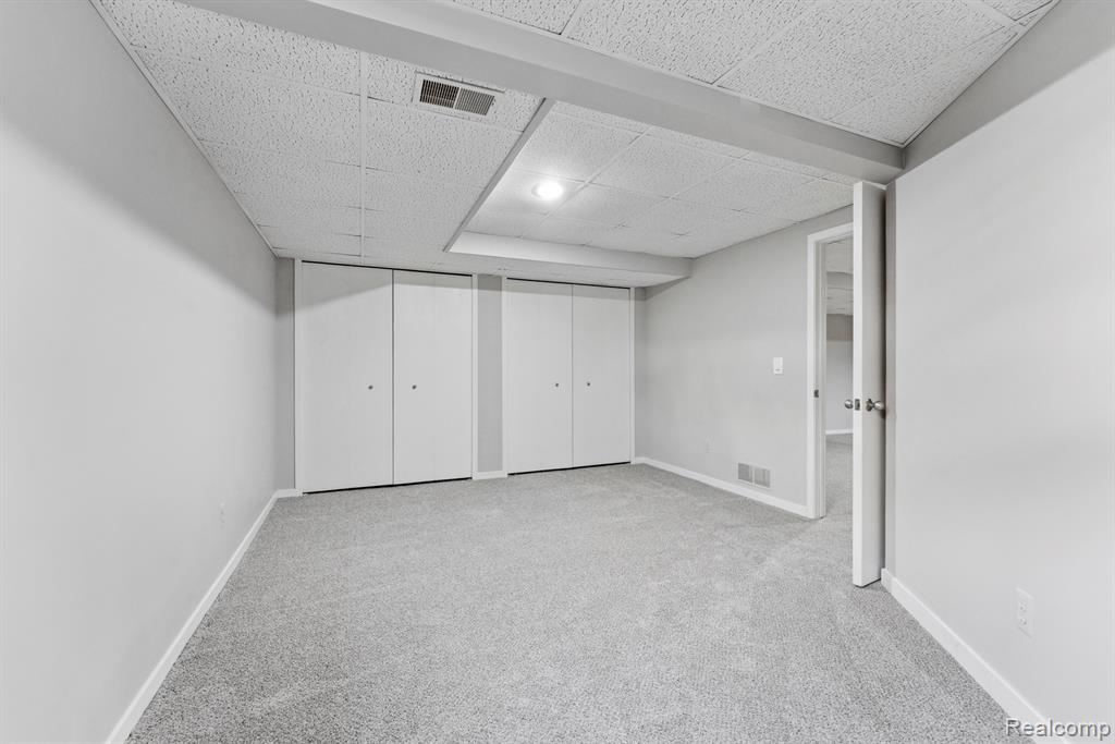 7533 Danbury Drive, West Bloomfield, MI — Photo 28