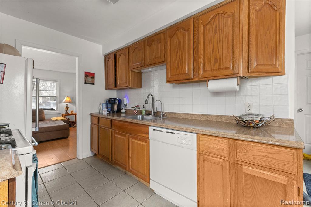 4965 Huron Street, Dearborn Heights, MI 48125 — Photo 10