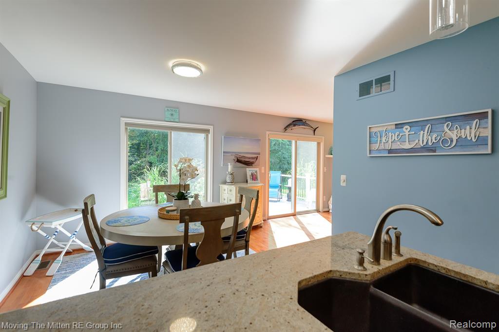 17449 Ava Court, New Boston, MI 48164 — Photo 15