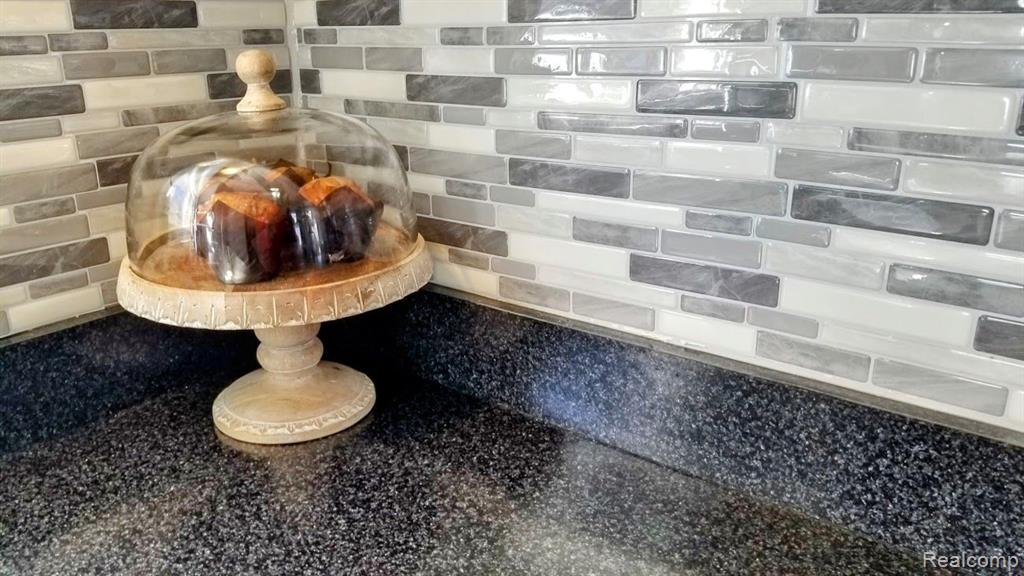 6456 BURNLY Street, Garden City, MI — Photo 5