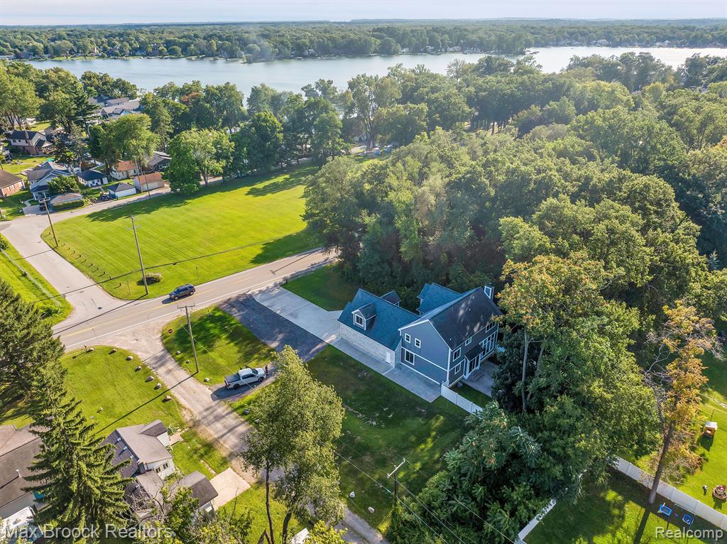 8330 COOLEY LAKE Road, Commerce Twp, MI 48382 — Photo 43