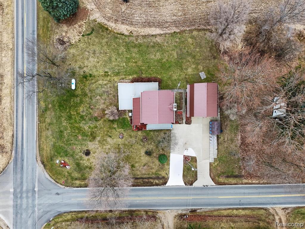 992 W Bennington Road, Owosso, MI 48867 — Photo 54
