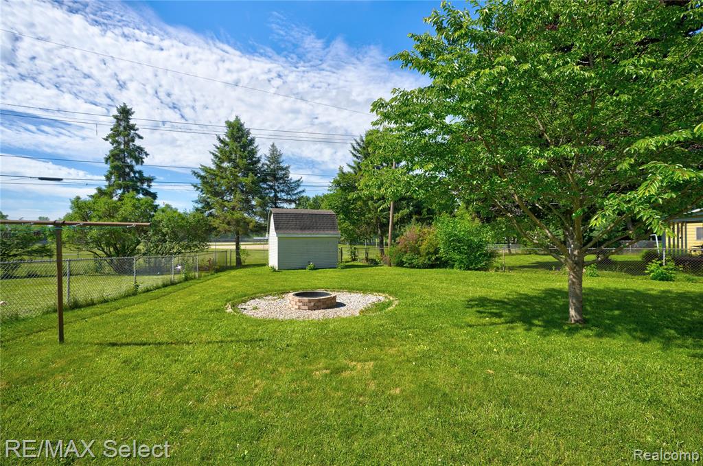 574 Poplar Street, Clio, MI 48420 — Photo 9