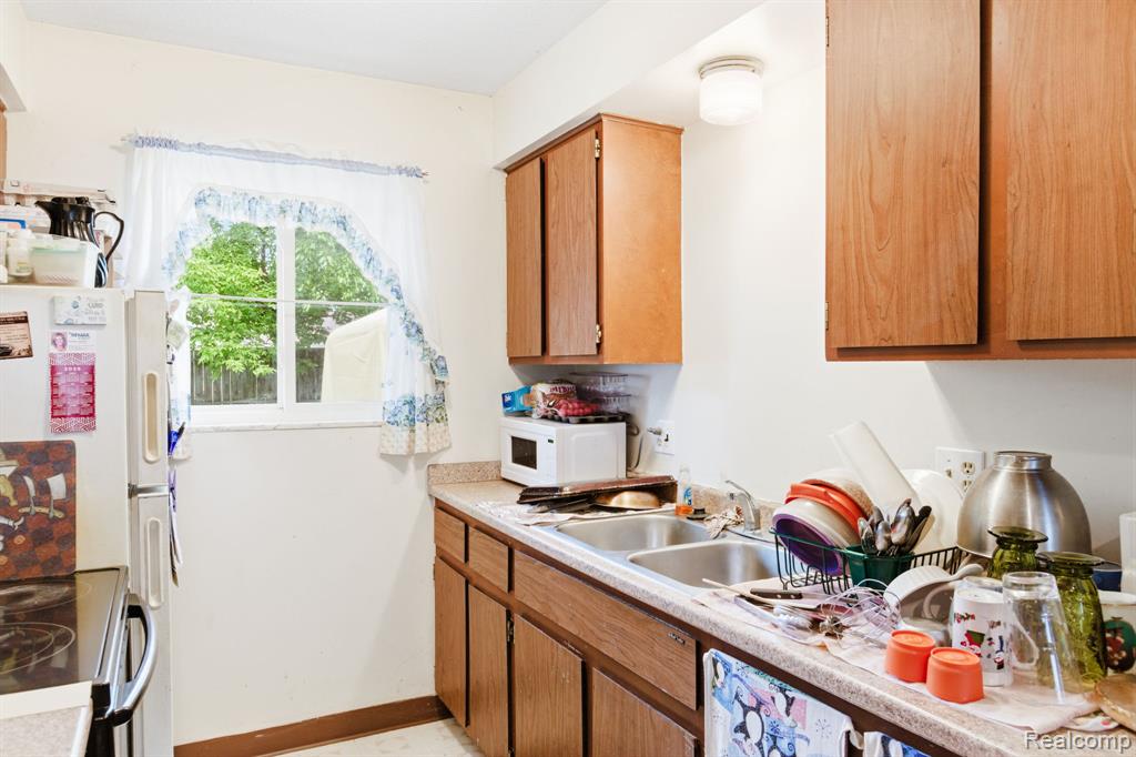 625 S 11th Street, St. Clair, MI 48079 — Photo 23
