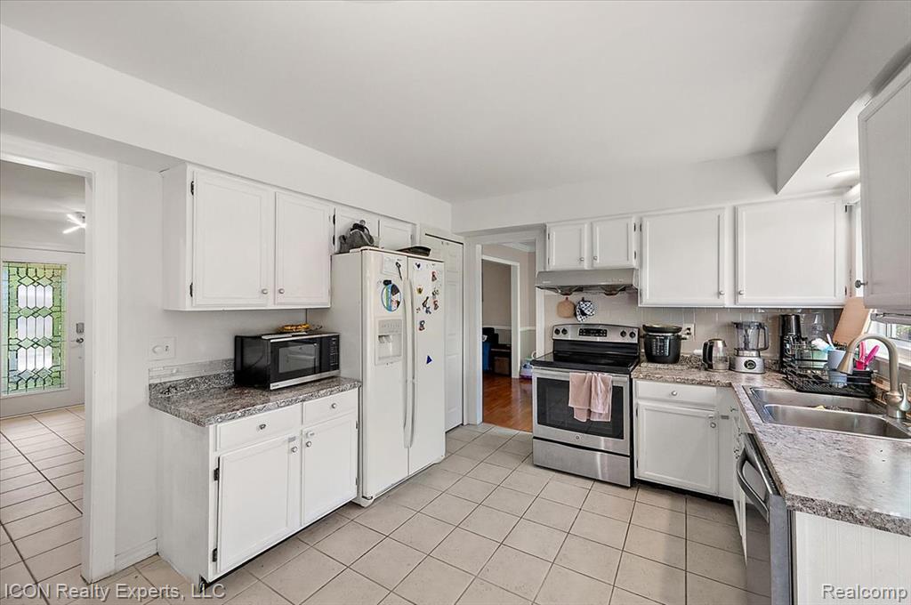 44831 Huntington Drive, Novi, MI — Photo 13